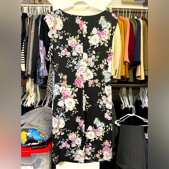Floral Dress. Size 10. Great for Work or Church! Pretty & Stretchy!! - Picture 12 of 13